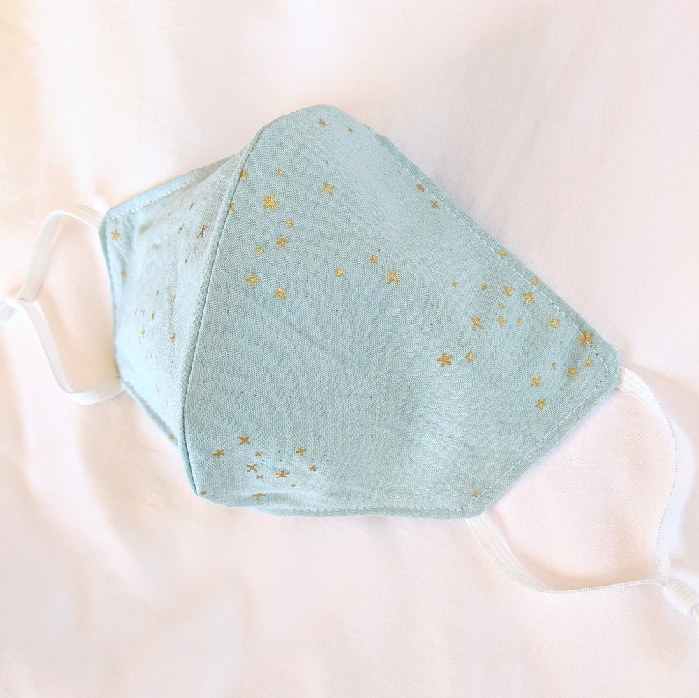 🆕METALLIC Gold 🌟 Stars🌟face mask - Picture 3 of 8
